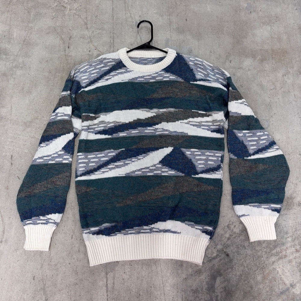 Men's Blue and White Patterned Sweater